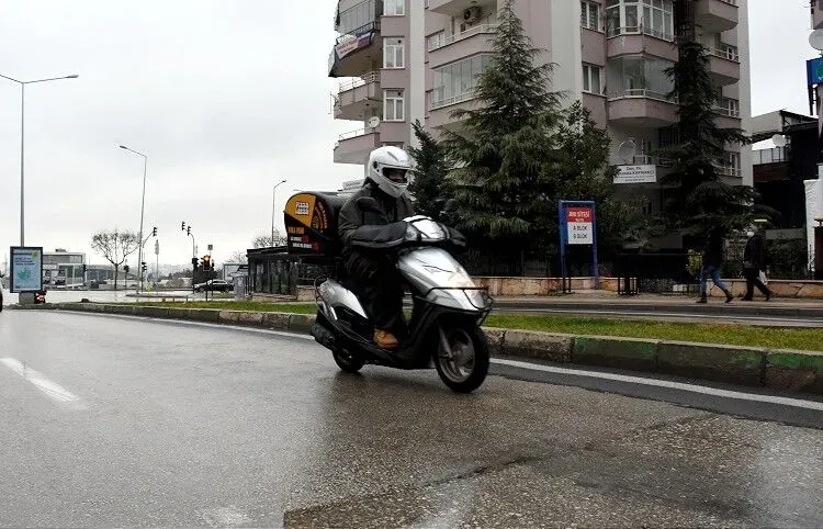 BUGÜN KURYELER ÇALIŞIYOR MU? 15 Ekim Perşembe kurye ve kargo çalışma durumu
