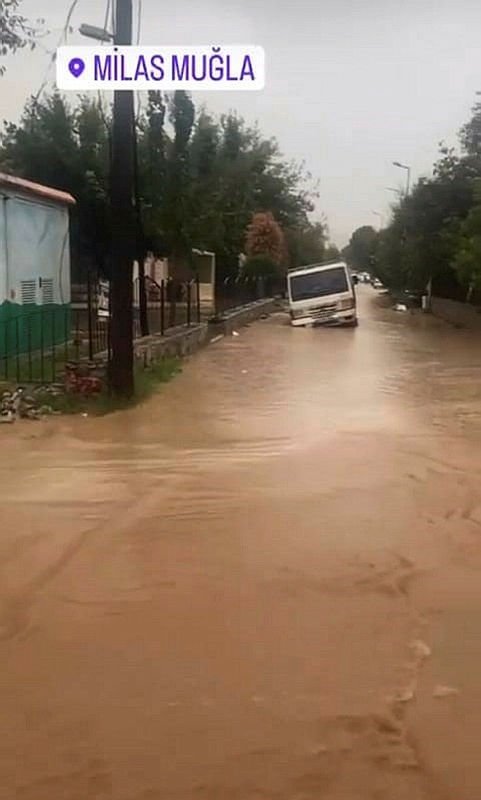 Milas’ta altyapı çöktü, vatandaşlar isyan etti