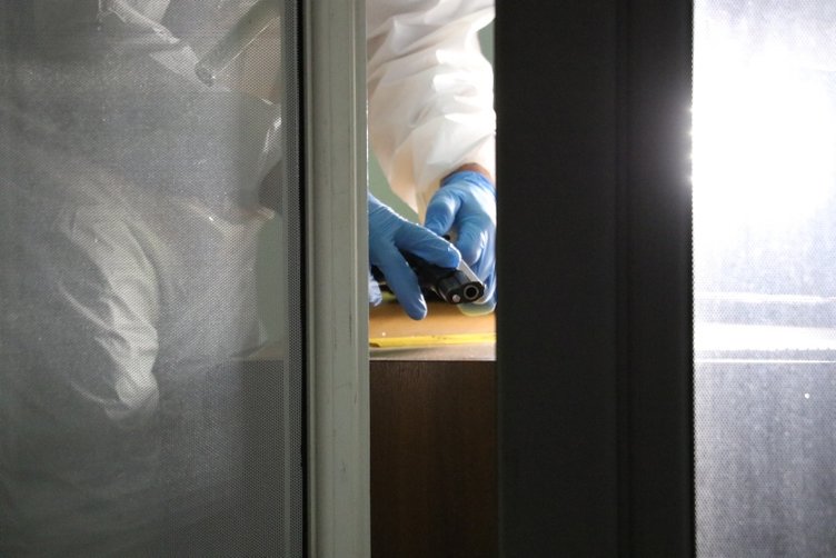 Denizli Honaz Kaymakamlığında olaylı gece! Polis memuru silahını temizlerken...