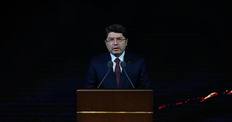 Adalet Bakanı Yılmaz Tunç: İddialar siyasi partiler kanununa göre suç