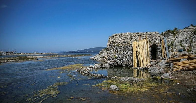 Denize sıfır Roma hamamı aslına uygun restore ediliyor