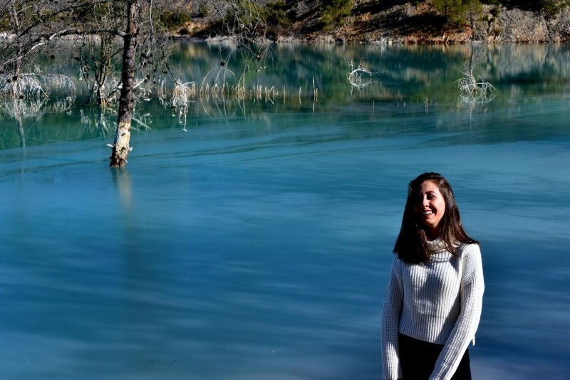 Muhteşem görüntü! Kül dağındaki gölet, fotoğrafçılara doğal fon oluyor