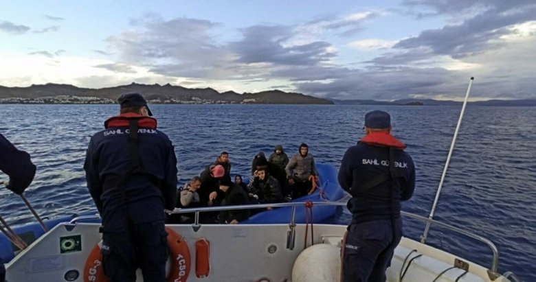 Yunan’ın ölüme terk ettiği 19 kaçak göçmen Bodrum’da kurtarıldı!