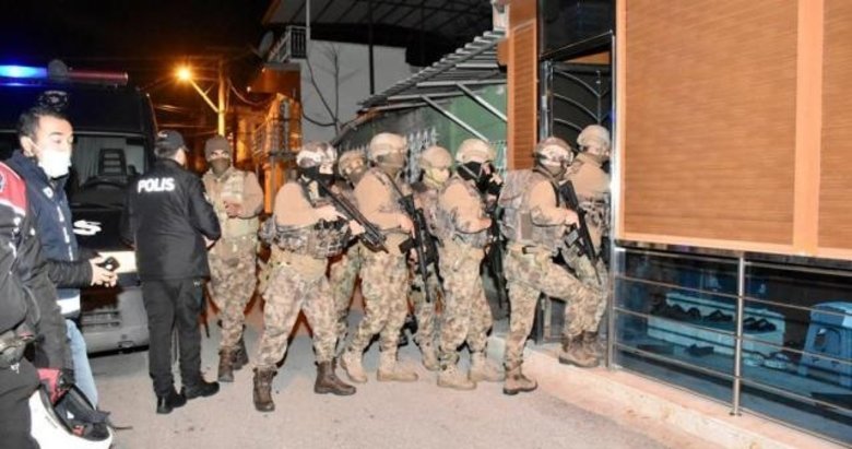 İzmir’de 23 hükümlü yakalandı