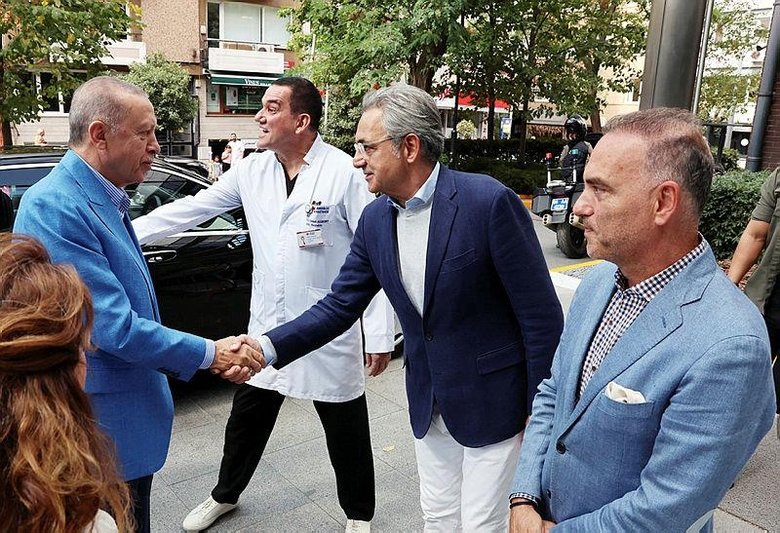 Başkan Erdoğan, Ali ve Vuslat Sabancı çiftini hastanede ziyaret etti