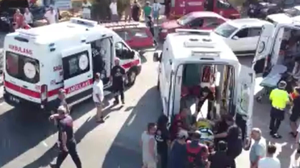 Çanakkale-İzmir karayolunda feci kaza! 4 araç birbirine girdi