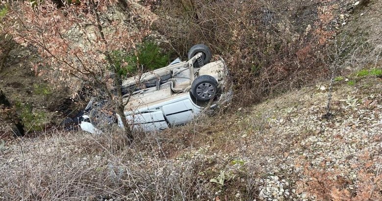 Denizli’de feci kaza! Kontrolden çıkan araç uçurumdan düştü: 3 yaralı