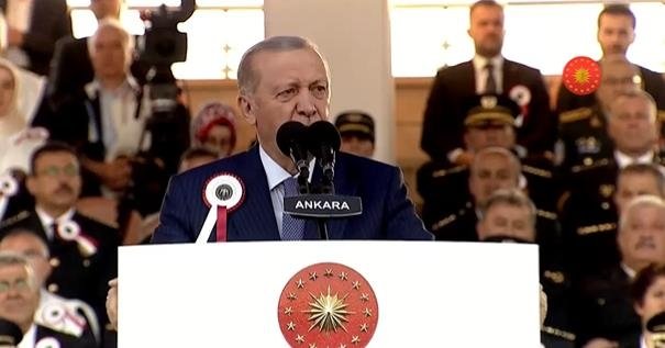 Başkan Erdoğan, Polis Akademisi Mezuniyet Töreni’nde önemli mesajlar verdi