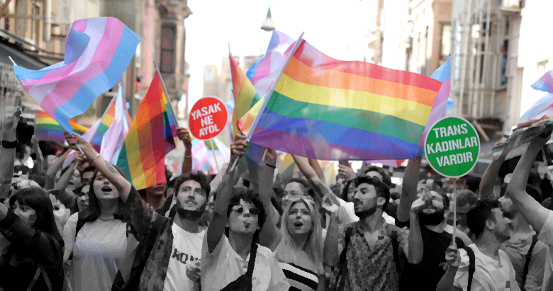 CHP’li belediyelerin ’LGBTI’ paylaşımına tepki yağdı