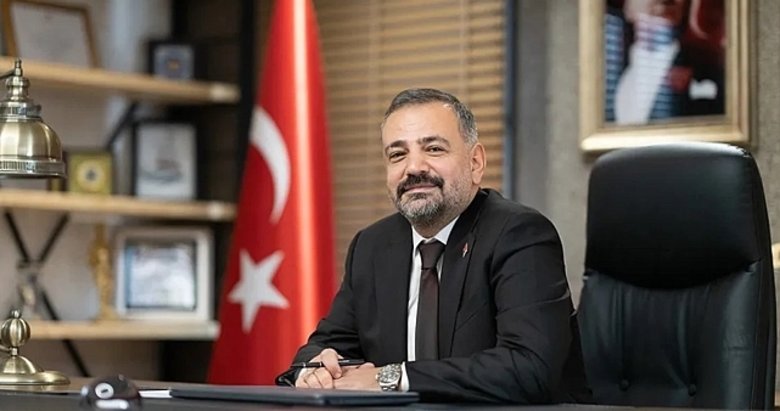 CHP İzmir’de 2 ilçe başkanı görevden alındı