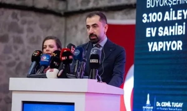 son-dakika-izmirde-yolsuzluk-sorusturmasi-veli-agbabanin-agabeyi-hur-agbaba-gozaltina-alindi-1785908927995.jpg