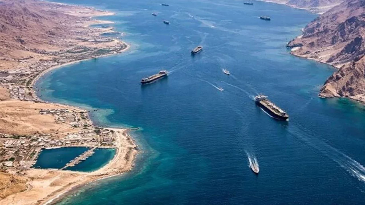 Türk gemisi Hürmüz’ü aştı