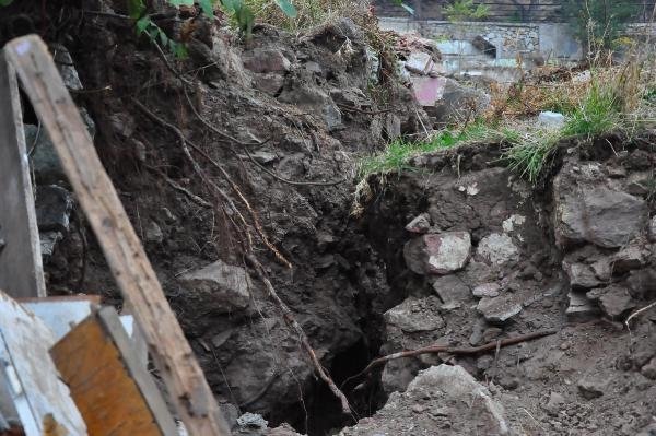 Manisa’da ölüm korkusu! 5 ev tahliye edildi