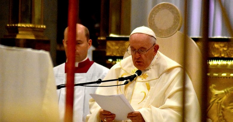 Yerli soykırımını kabul eden Papa özür diledi