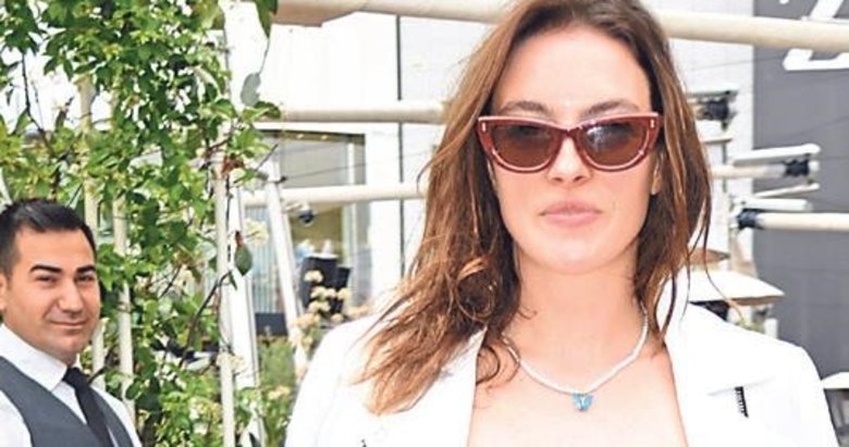 Oyuncu Melis Sezen sezonu tarzıyla açtı