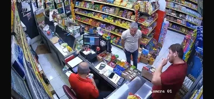 boyle-dolandiricilik-gorulmedi-marketci-adama-zeytinyagi-vurgunu-1789907092441.jpeg