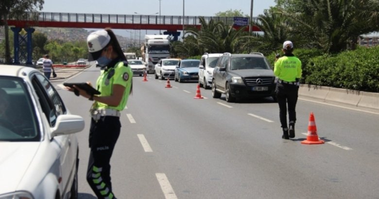İzmir’de trafik kurallarına uymayan 21 bin 221 sürücüye ceza