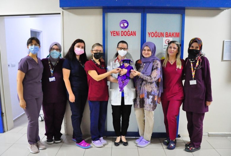 Manisa’da 390 gram dünyaya gelen ’Mucize’ bebek hayata tutundu