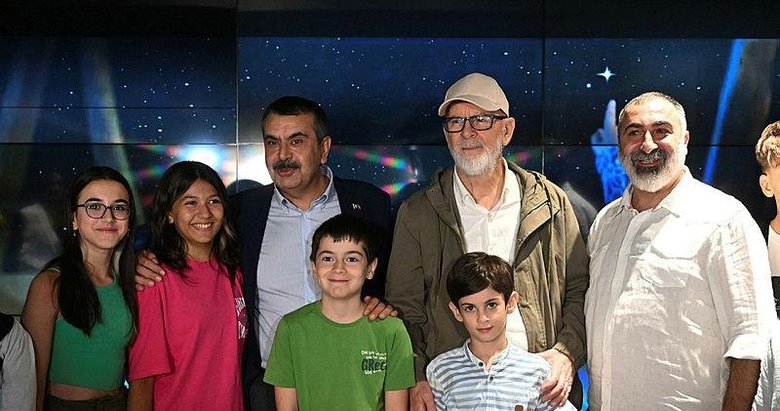 ‘Yıldız Tozu’ filminin özel gösterimi gerçekleşti: Mustafa Kutlu’nun aynı adlı eserinden uyarlandı!