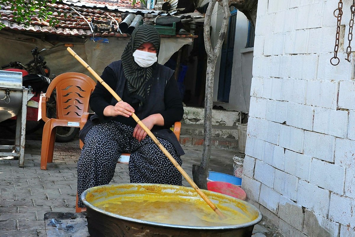 Kirkagac Kavunundan Pekmez Yaptilar 300 Kilo Siparis Geldi Manisa Haberleri
