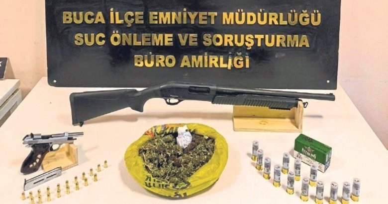Aranan şahıs Buca’da silah ve uyuşturucuyla yakalandı