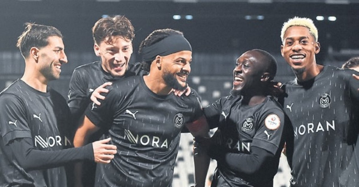 Manisa FK’dan bol gollü veda