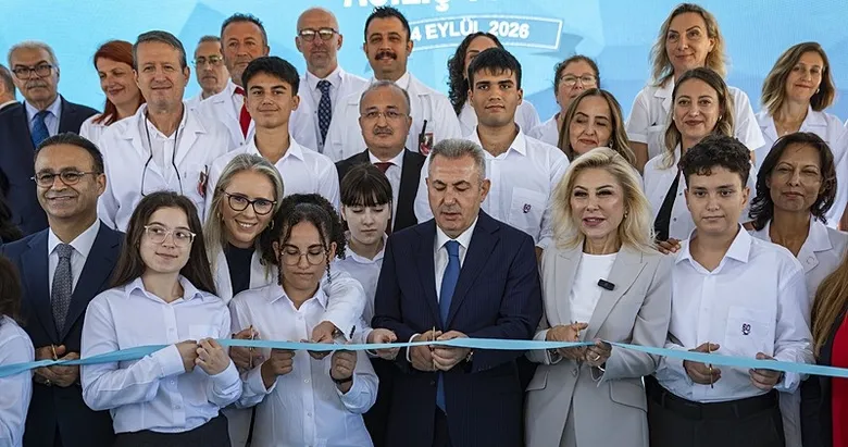İzmir’de yeni eğitim öğretim yılı başladı