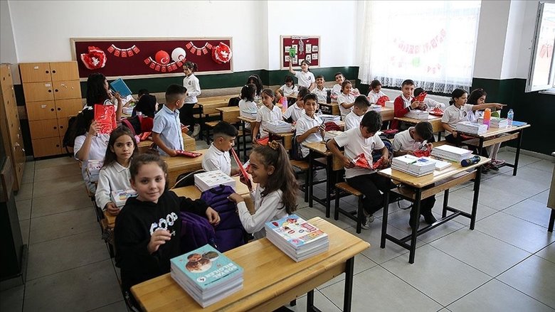 Her gün bir yenisi ekleniyor: Özel okulların fahiş fiyat tarifesinde bu sefer okuma kitapları var!