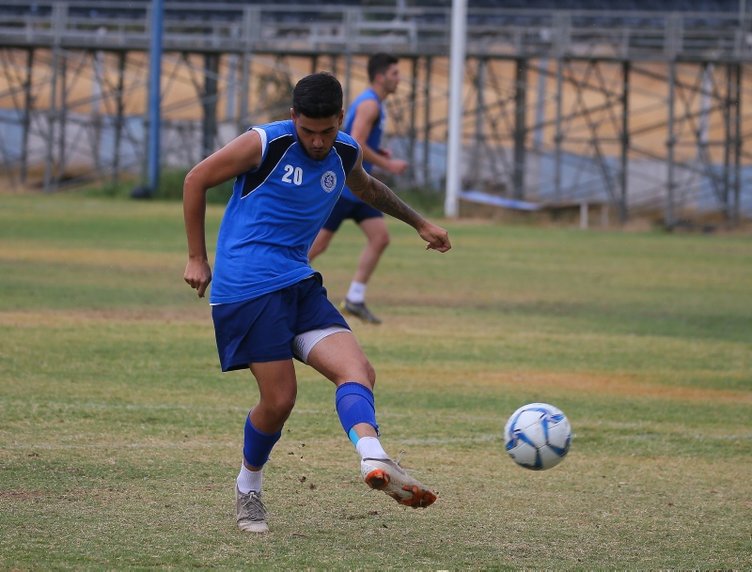 Futbolun birleştirici dili engelleri aşıyor! İzmirspor’a 5 işitme engelli futbolcu