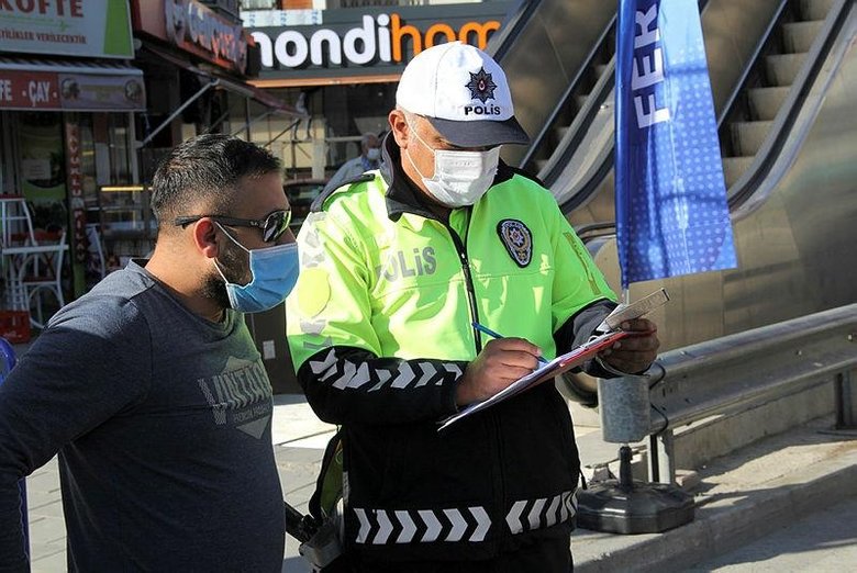 Vakaların arttığı İzmir’de toplu taşıma araçlarında koronavirüs denetimi