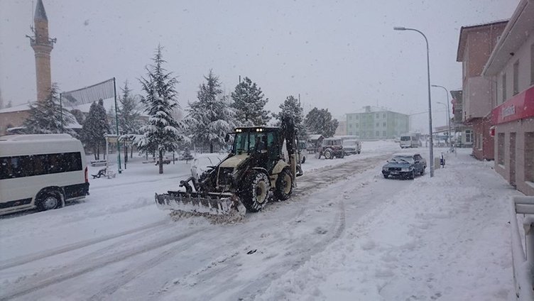 İzmir’de kar yağışı ne kadar devam edecek? Ege’de hangi illerde kar yağışı var?