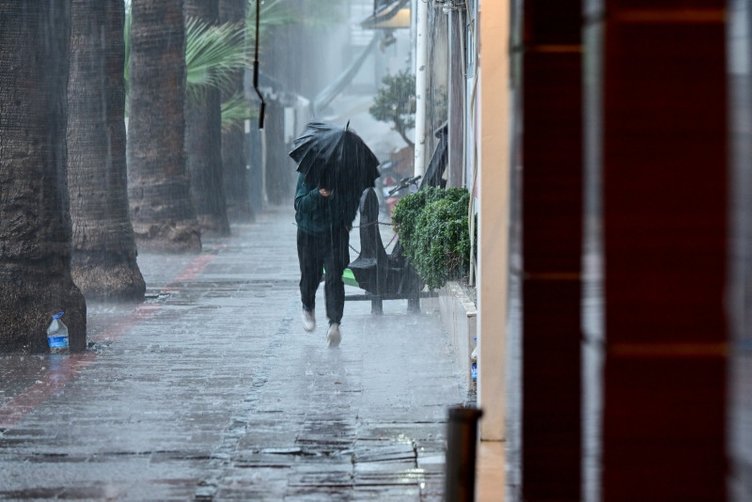 Meteoroloji’den İzmir ve Ege’de sağanak yağış uyarısı 13 Mart Çarşamba! Çok kuvvetli geliyor