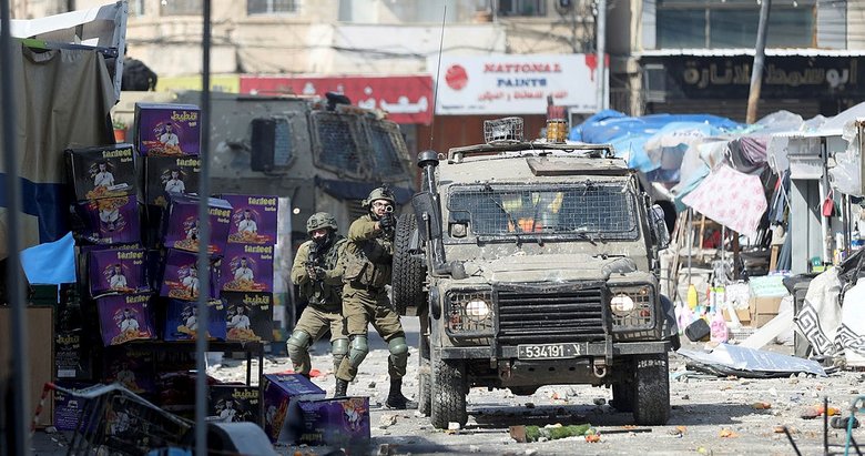 İşgalci İsrail’in Nablus’ta çok sayıda sivili öldürdü