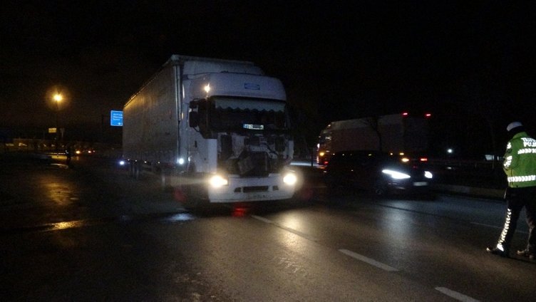 Balıkesir-İzmir çevreyolunda feci kaza! Faciadan dönüldü
