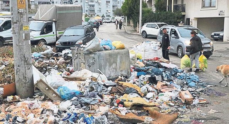 Bakan Işıkhan: İzmir’in dağlarında çiçekler değil artık çöpler büyüyor