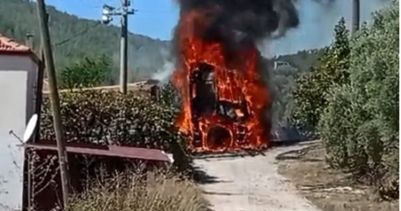 Muğla’da faciadan dönüldü! Hafriyat yüklü kamyon alev topuna döndü