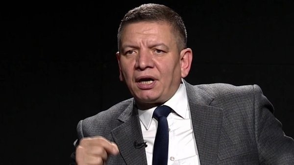 Dışarıda ve içeride bölücülerle işbirliği