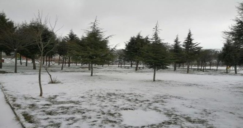 Karbasan köyünde kar eksik olmuyor