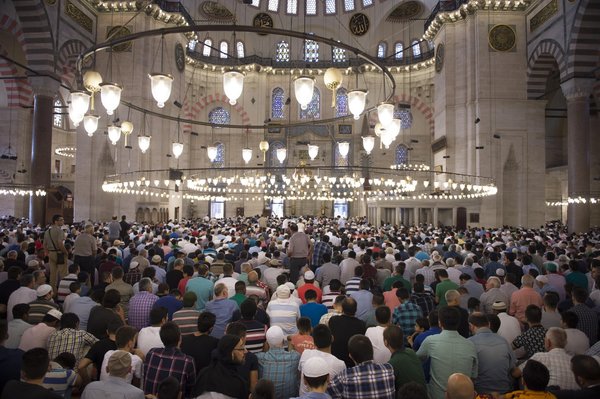 İzmir’de bayram namazı saat kaçta? Bayram namazı nasıl kılınır?