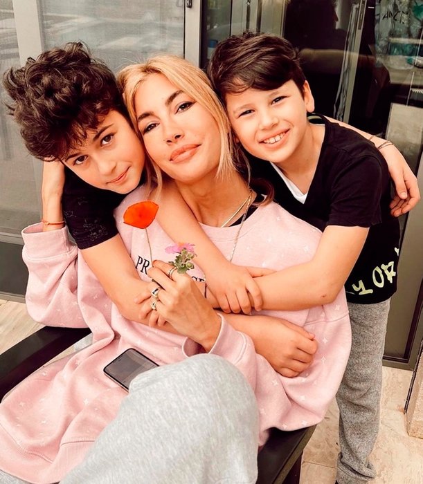 Çağla Şıkel: Uzaklardan izlemeye devam