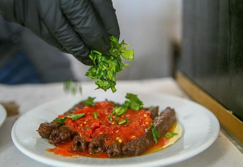 Tire şiş köftesinin lezzeti ülkeye yayılıyor