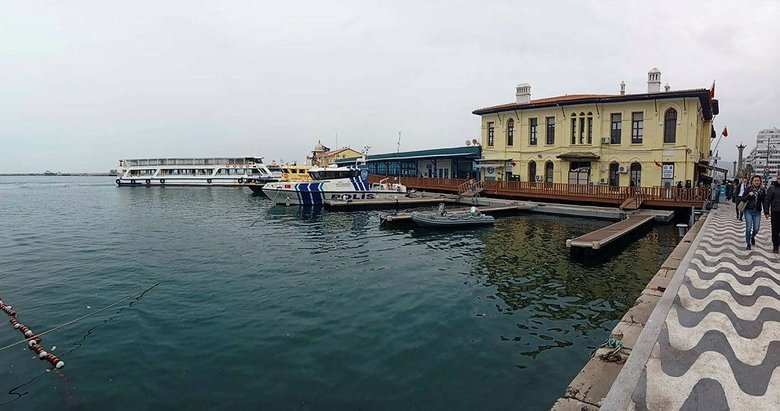 İzmir’de suyun çekilmesi aksatmıştı; deniz ulaşımı normale döndü