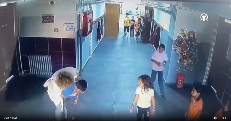 Uşak’ta kraker yerken nefessiz kalan öğrenciyi öğretmeni kurtardı