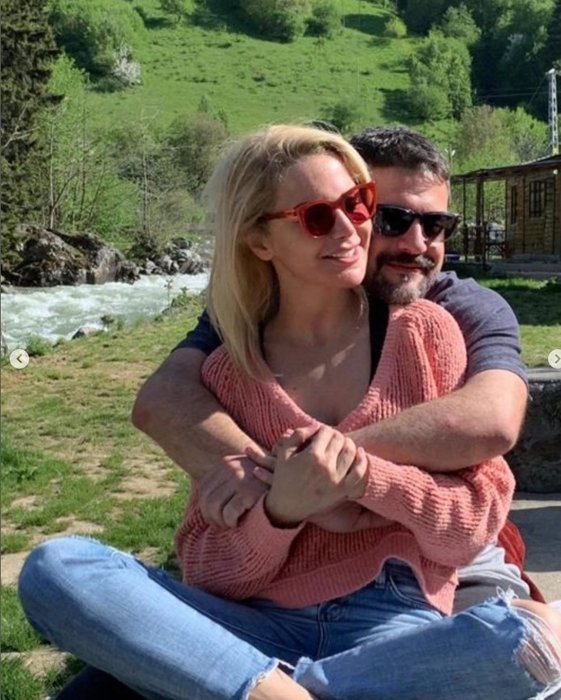 Acılı eş Ece Erken’den küs olduğu Demet Akalın’a teşekkür!