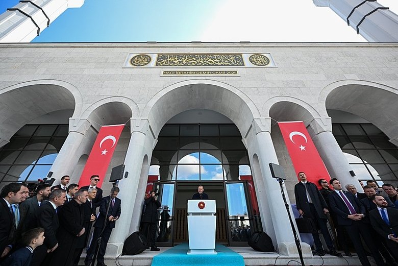 Başkan Erdoğan: Değerlerimize sahip çıkacağız