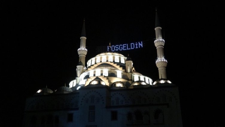 Ramazan davulcuları mesaiye başladı! İzmir sokakları manilerle yankılandı!