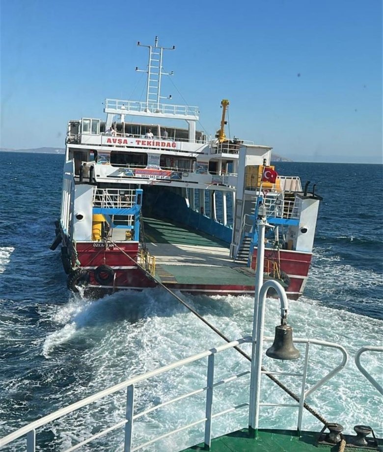 Yangın çıkan feribotta can pazarı: 200 yolcu tahliye edildi