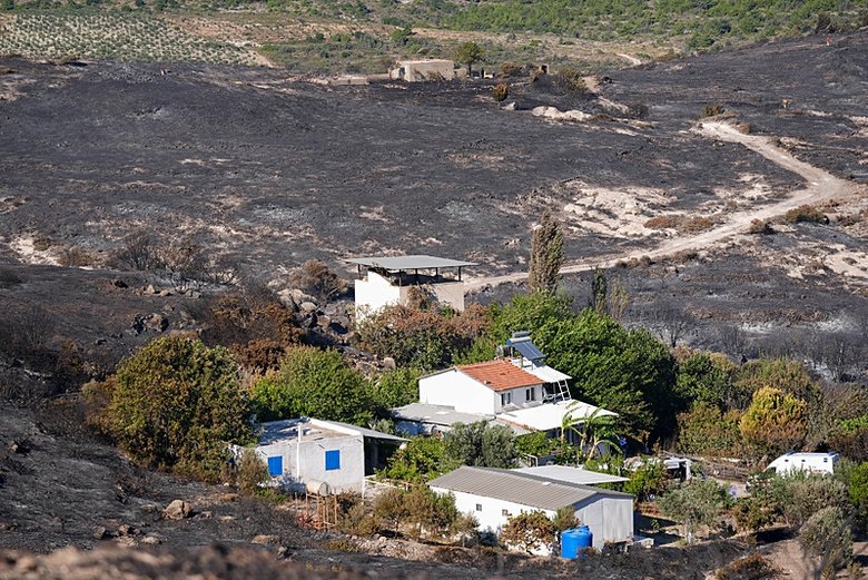 İzmir’in Çeşme ilçesinde orman yangını: 3 kişi hayatını kaybetti