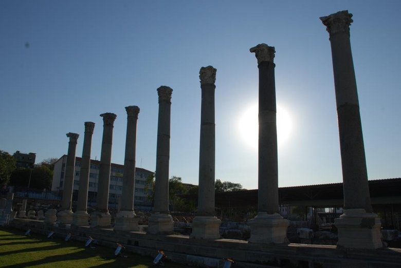 Efes’e turist akını! İlk 10 ayda 2 milyona yakın ziyaretçi