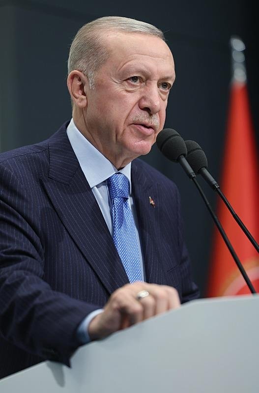 Başkan Erdoğan: Evlatlarımıza çağdaş normlara uygun yeni bir anayasa borcumuz var